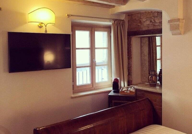 Отель Locanda Lo Scudo