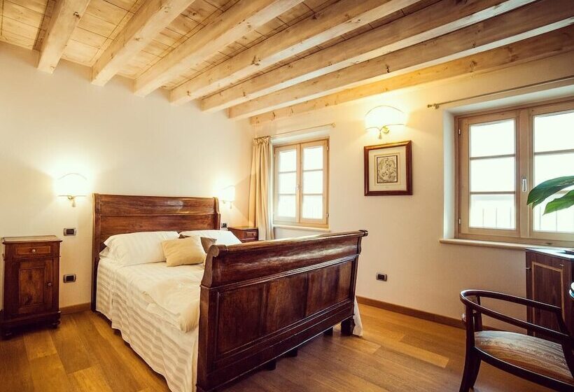 Отель Locanda Lo Scudo