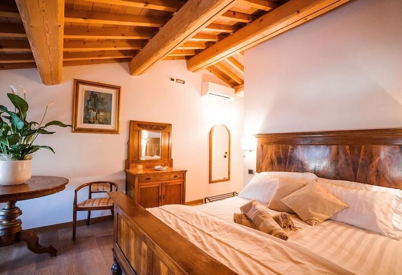 Отель Locanda Lo Scudo