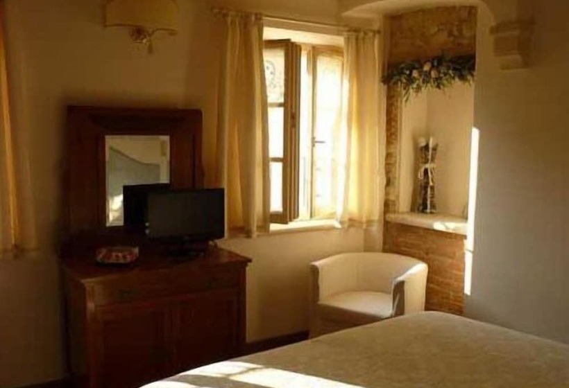 Отель Locanda Lo Scudo