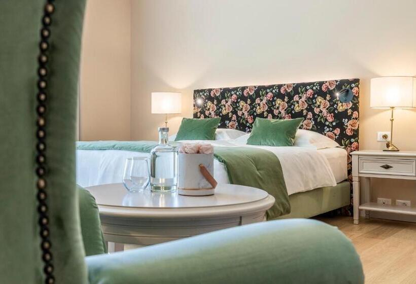 فندق Pienzenau Am Schlosspark