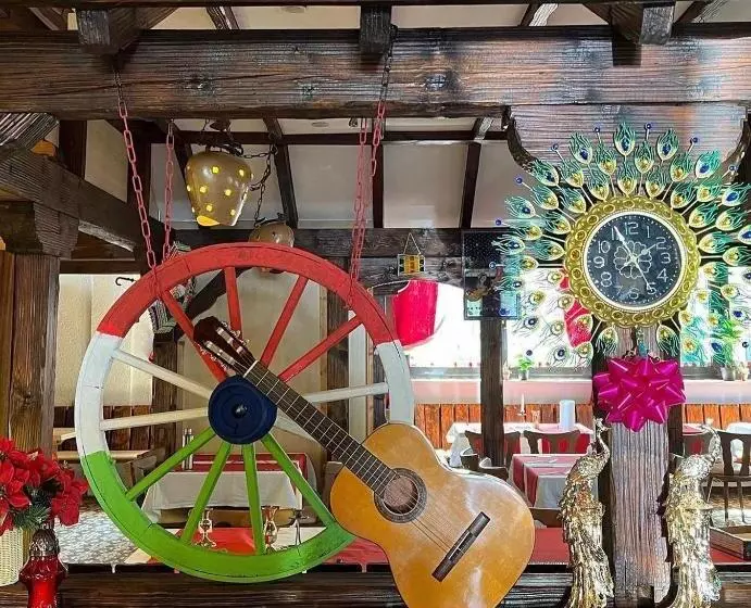 בית מלון כפרי Main Taunus