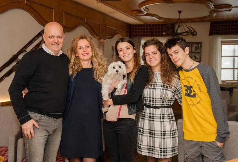 ホテル Sasso Rosso