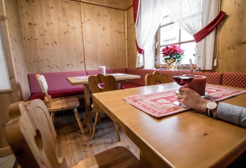 ホテル Sasso Rosso