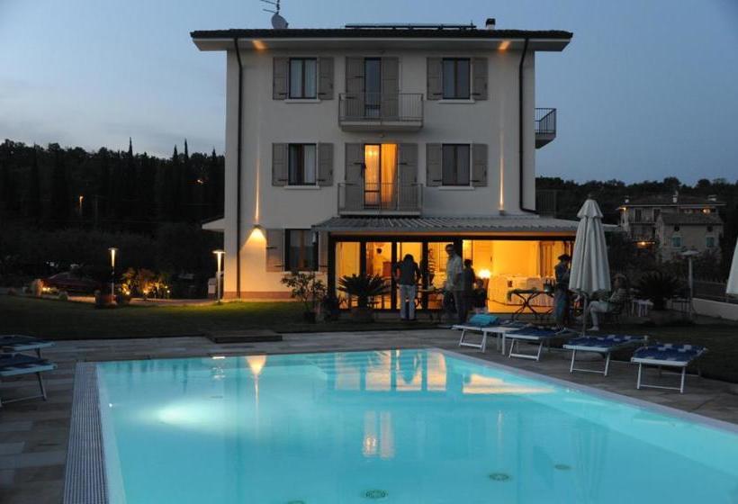 בית מלון כפרי Valbella