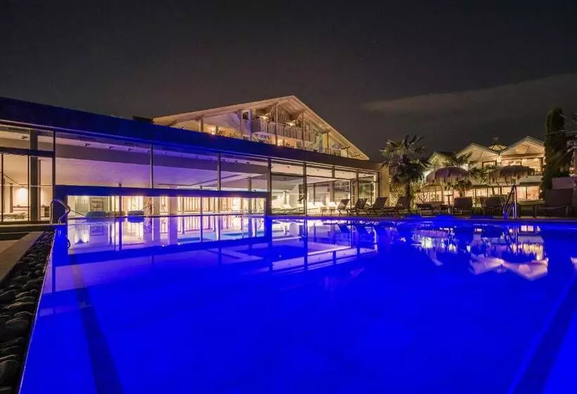 Отель Weinegg Wellviva Resort