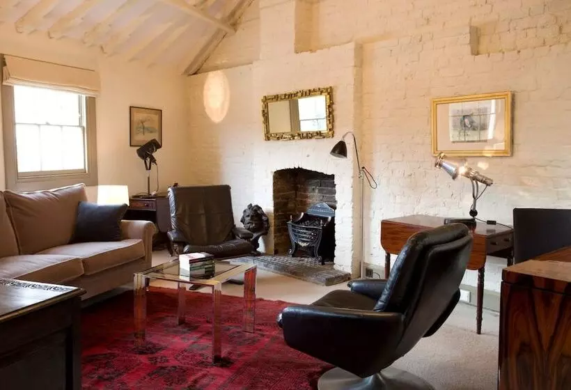 Отель York & Albany