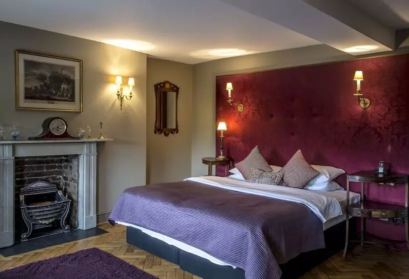 Отель York & Albany