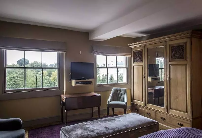 Отель York & Albany