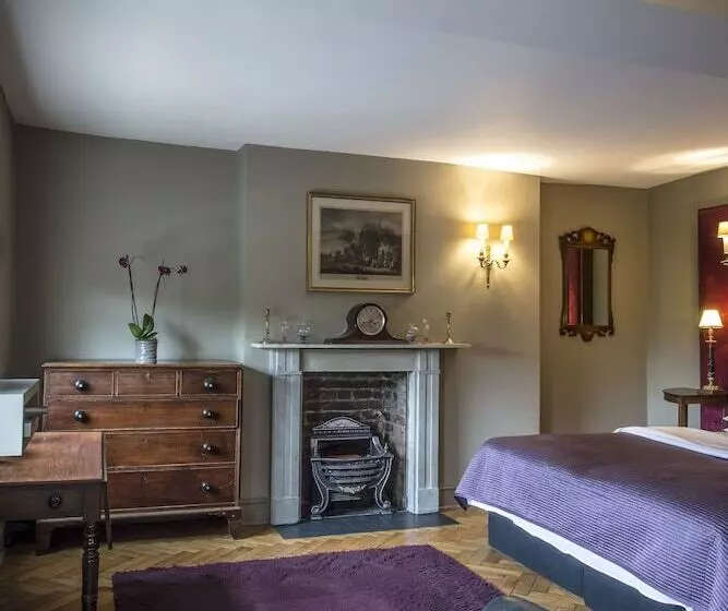 Отель York & Albany