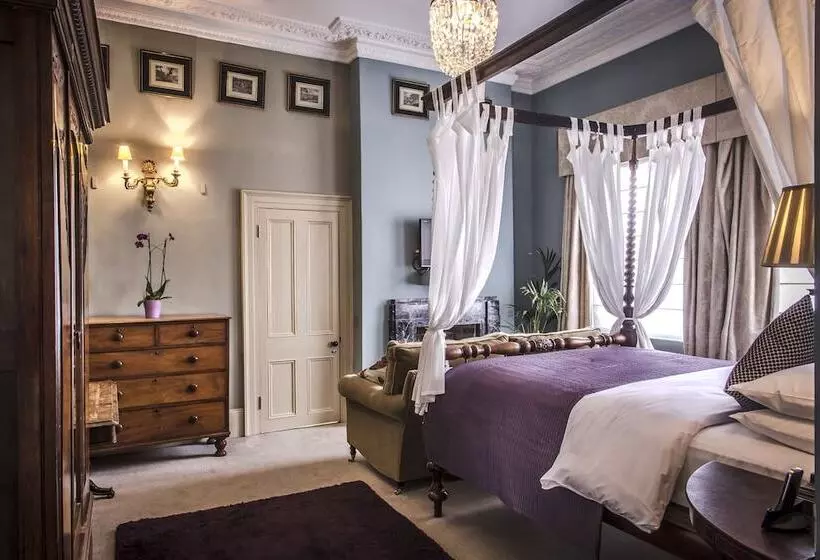 Отель York & Albany