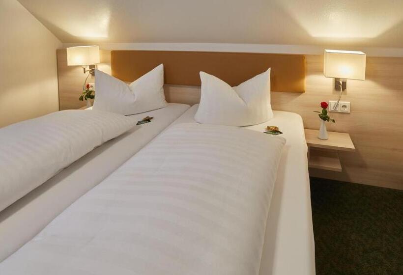 בית מלון כפרי Zur Traube