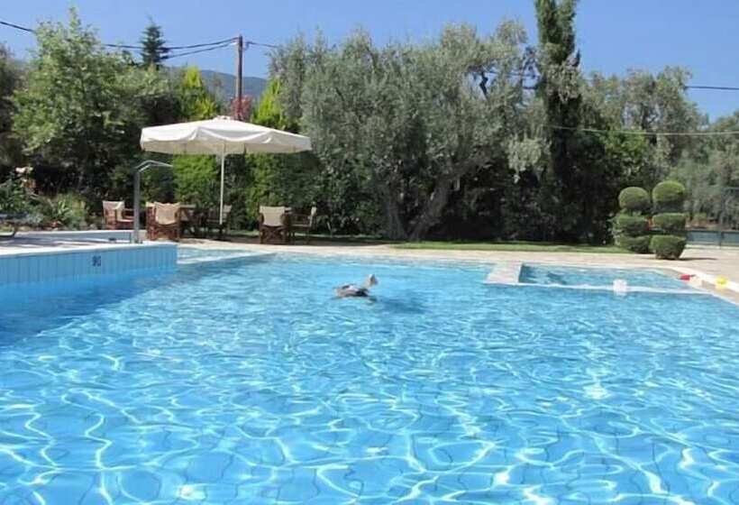 Palirria Hotel & Studios