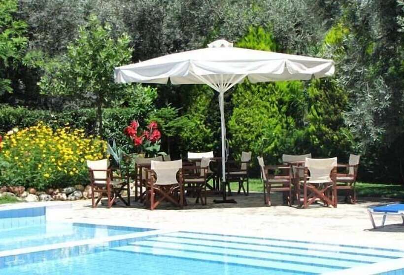 Palirria Hotel & Studios