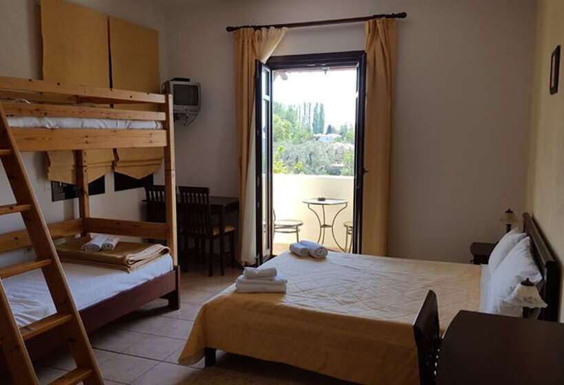 Palirria Hotel & Studios