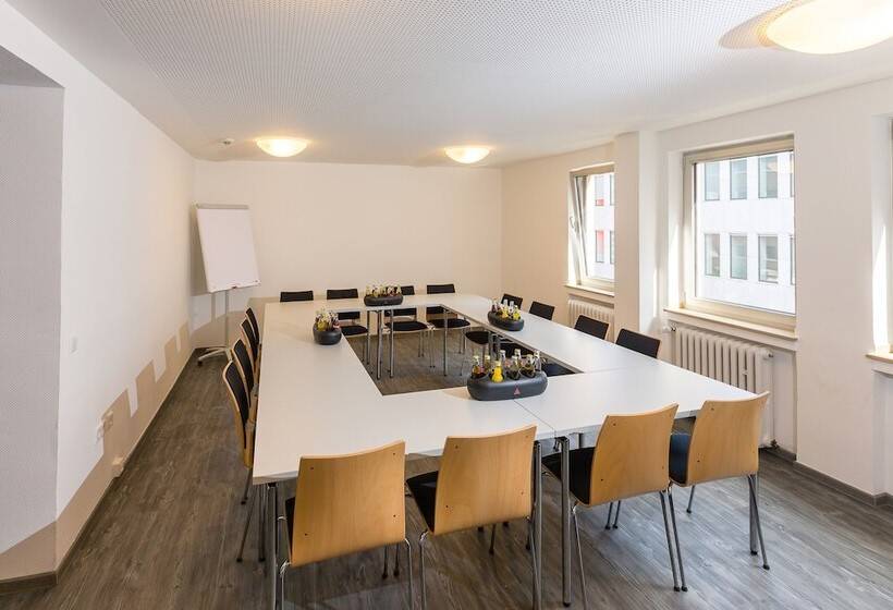 پانسیون Djh Jugendgästehaus Adolph Kolping