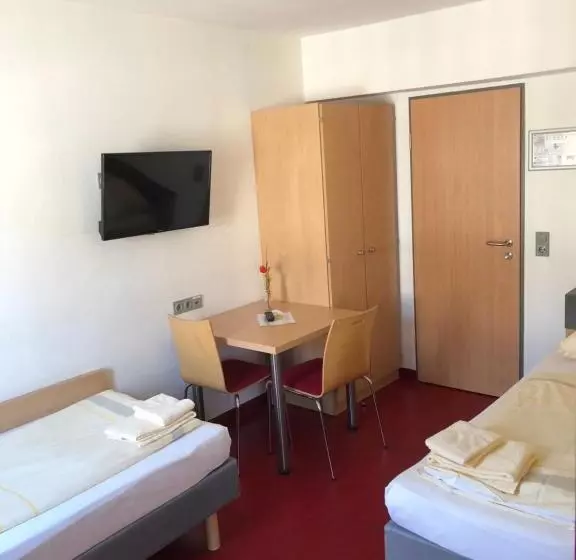 ペンション Djh Jugendgästehaus Adolph Kolping