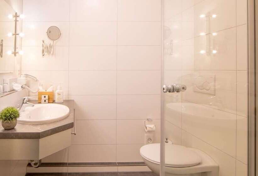 فندق Am Kurpark Spath