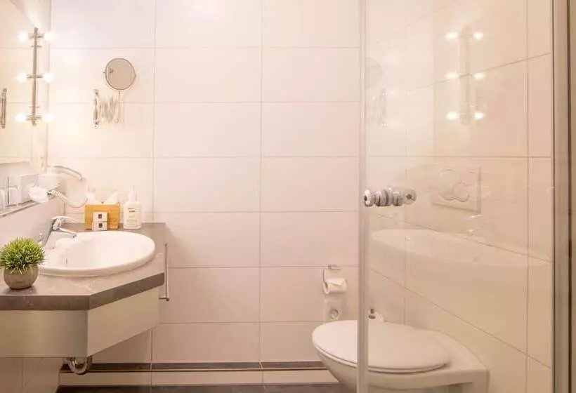 Отель Am Kurpark Spath