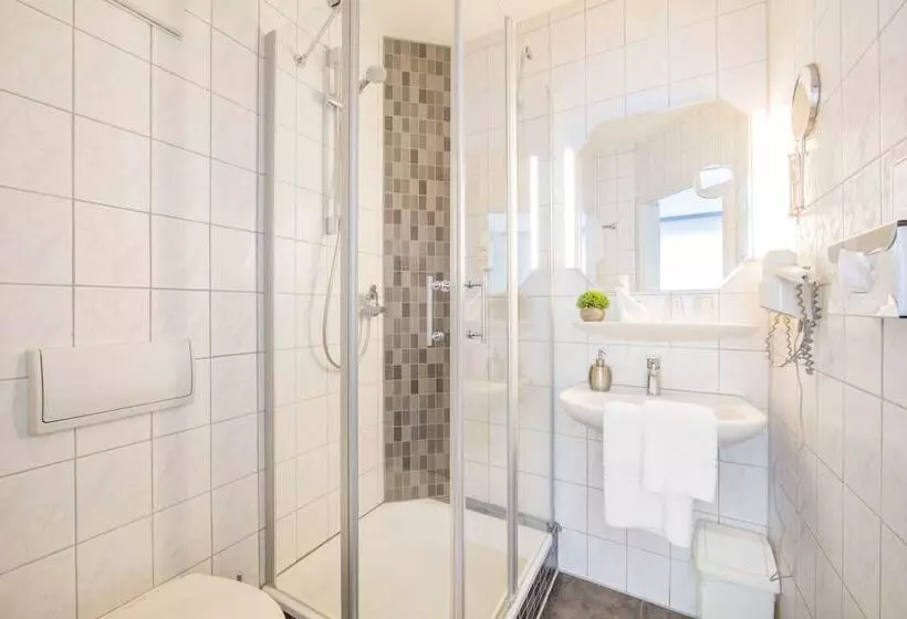 Отель Am Kurpark Spath