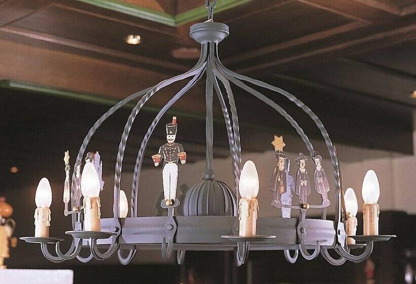 Отель Erbgericht Buntes Haus