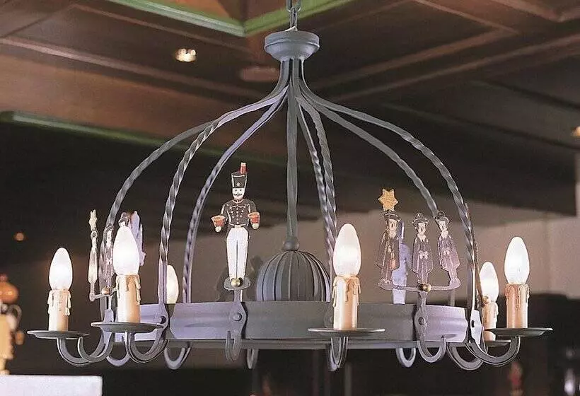 Отель Erbgericht Buntes Haus