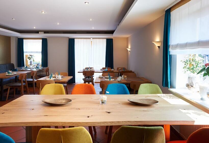 Отель Fetzers Land