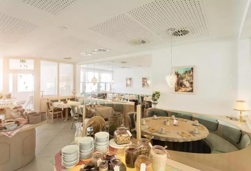 ホテル Traube Revital