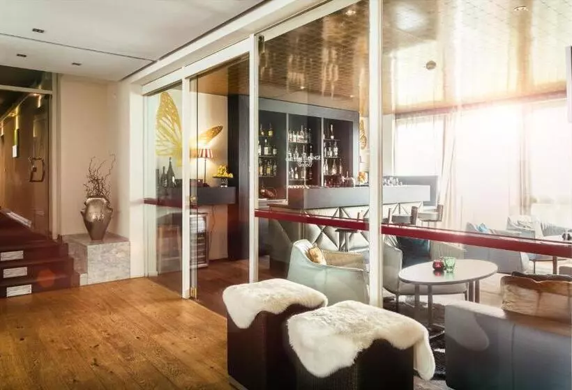 ホテル Traube Revital