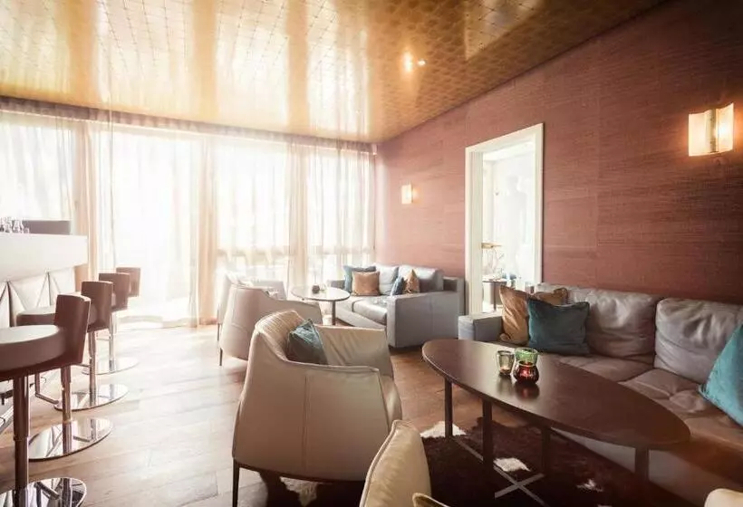 ホテル Traube Revital