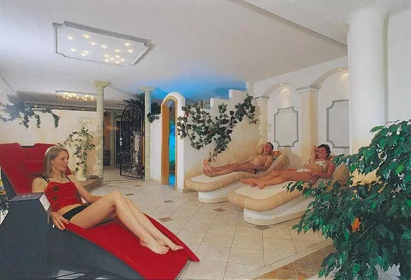 Szálloda Ursula Garni