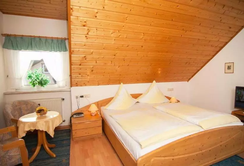 Szálloda Ursula Garni