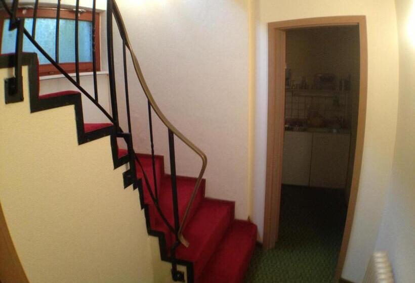 تختخواب و صبحانه Pension Winkel