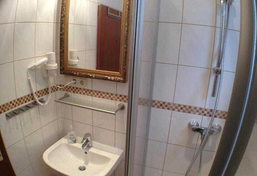 تختخواب و صبحانه Pension Winkel