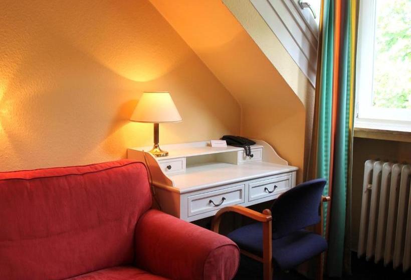 هتل Eden   Am Hofgarten