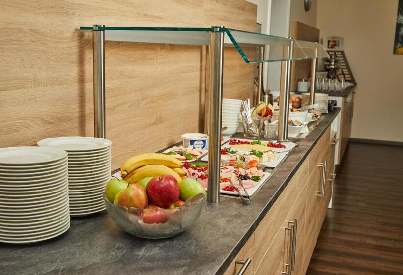 هتل Filderland Stuttgart Messe Airport Self Check In