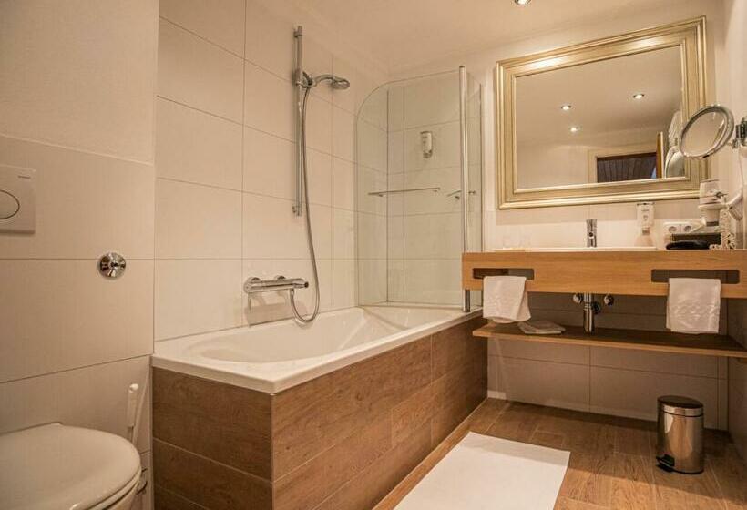 ホテル Garni Reiffenstuel