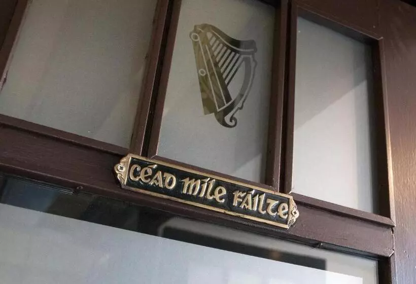 酒店 Hajo´s Germania Lodge & Irish Pub