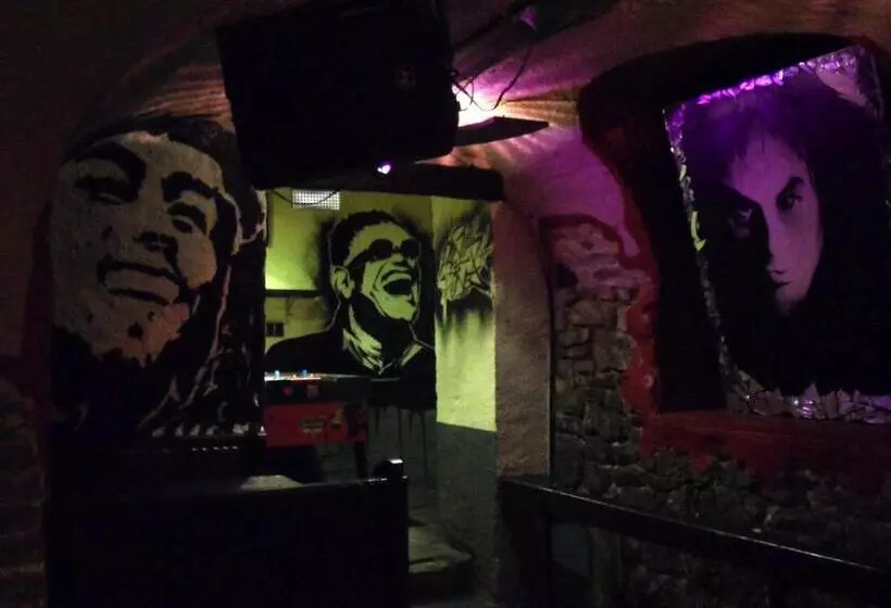 酒店 Hajo´s Germania Lodge & Irish Pub