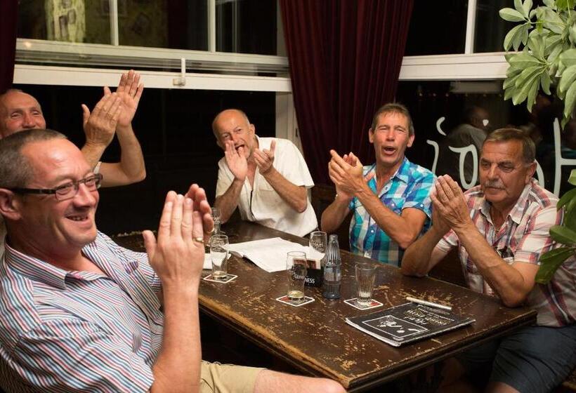 Отель Hajo´s Germania Lodge & Irish Pub