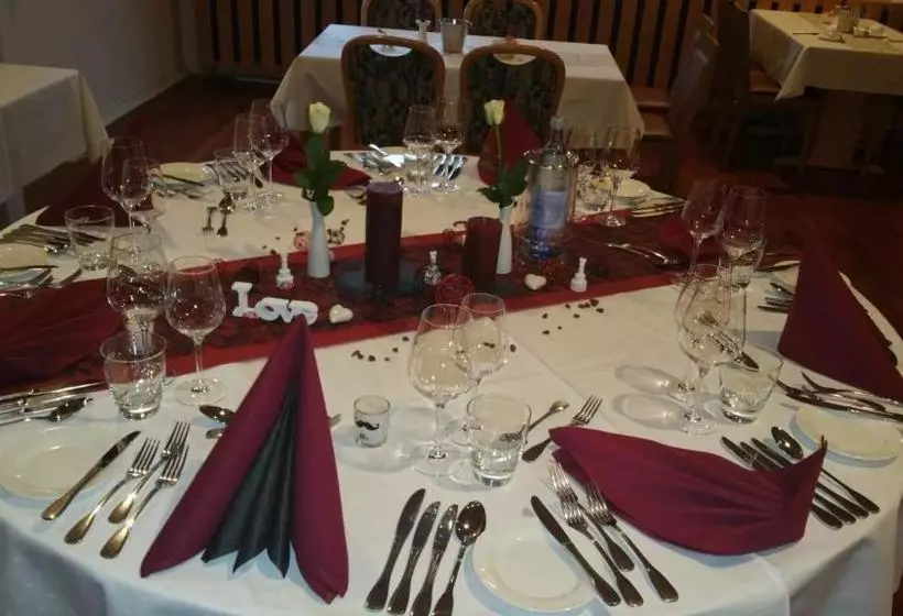 Hosser S Hotel Restaurant