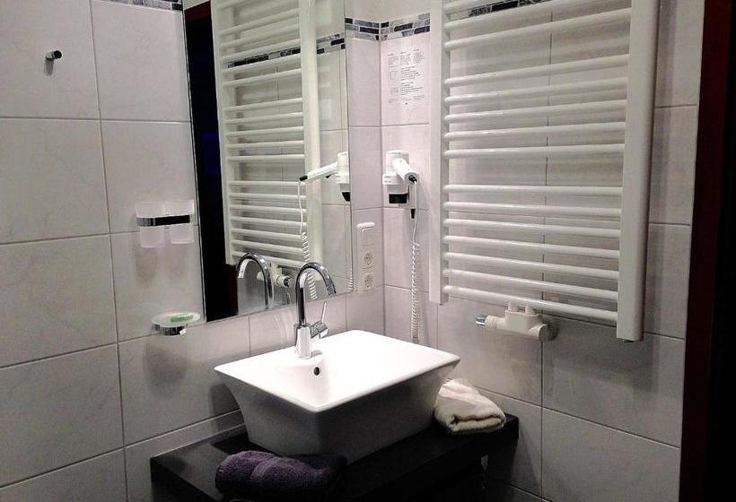 בית מלון כפרי Hubertus Garni