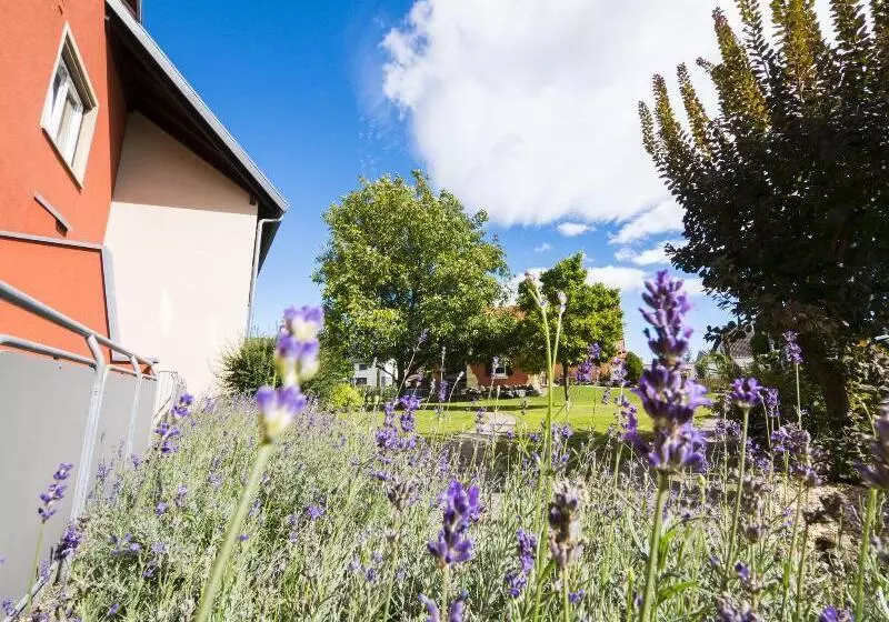 Hotel Lowen Garni B&b