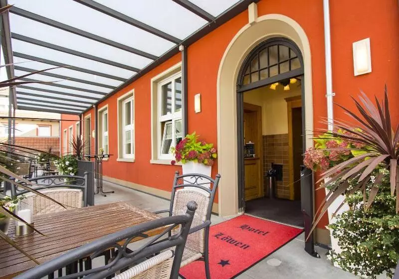 Hotel Lowen Garni B&b