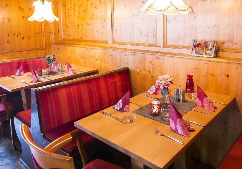 Hotel Lowen Garni  B&b