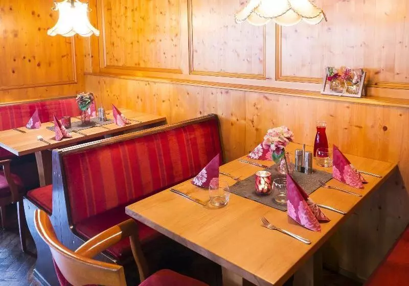 Hotel Lowen Garni B&b