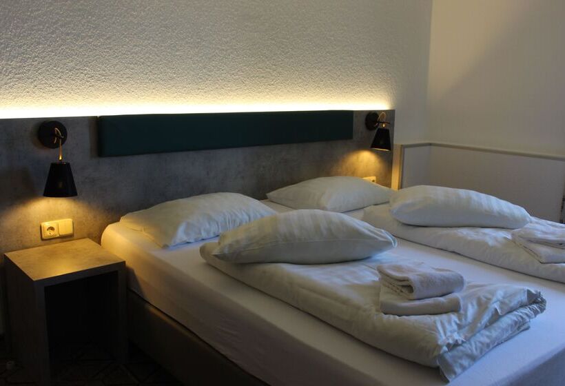 Отель Miriquidi