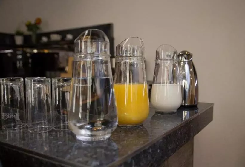 Отель Pension Central Nuernberg Fuerth