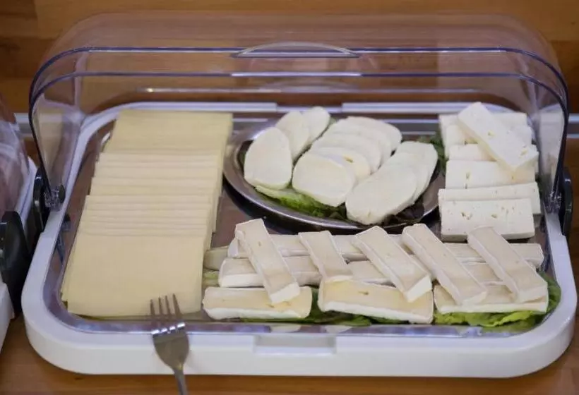 Отель Pension Central Nuernberg Fuerth