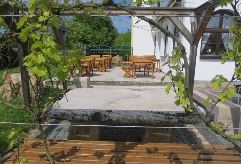 Отель Schwartze